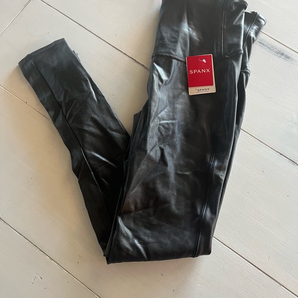 SPANX Faux Leather Leggings Size L NWT - Picture 2 of 2